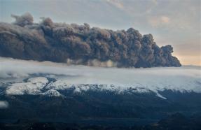 Nube de cenizas del volcán Eyjafjalla